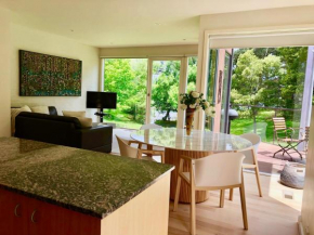 Lake Daylesford Villa2 Lake frontage pet friendly